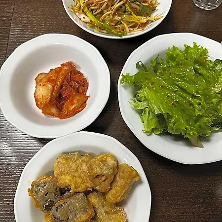 Hotel Hongane Guest Haus & Korean Restaurant 4*