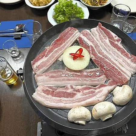 Hongane Guest Haus & Korean Restaurant Hotel 4*
